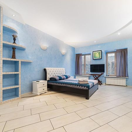Classical Deribasivska 3-Bedrooms Apartment Odesa Exterior foto