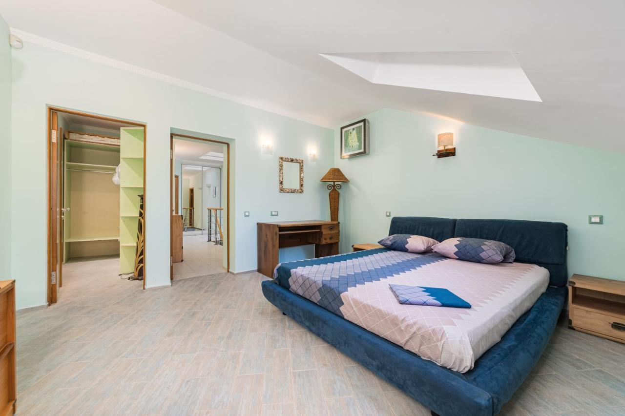 Classical Deribasivska 3-Bedrooms Apartment Odesa Exterior foto